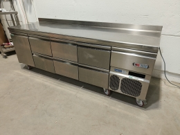 Refrigerated workbench 232x70x92 cm
